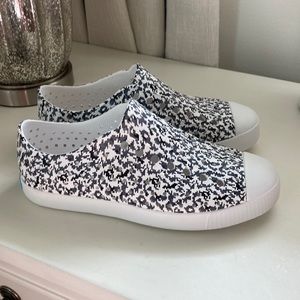 Natives! Size M6/W8 designed with black, gray and white!